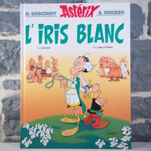 Astérix 40 L'Iris Blanc (01)